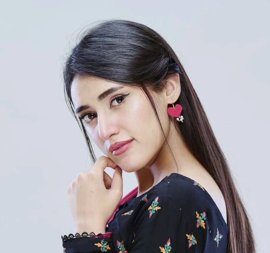 Sahar Hashmi actress