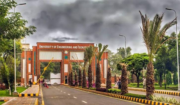 UET has hostel facilities in Lahore