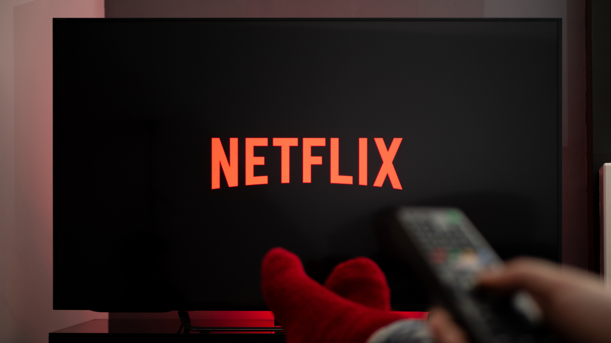 how to get netflix in pakistan