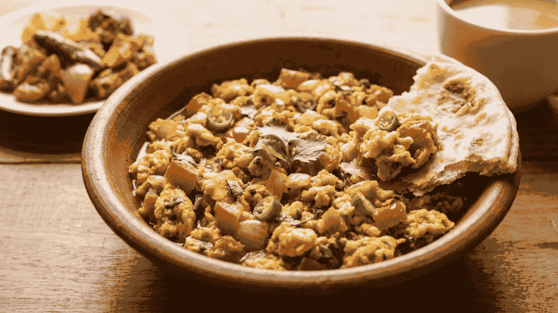 Ramadan recipes Pakistan - Classic Pakistani Khageena (Spicy Scrambled Eggs)
