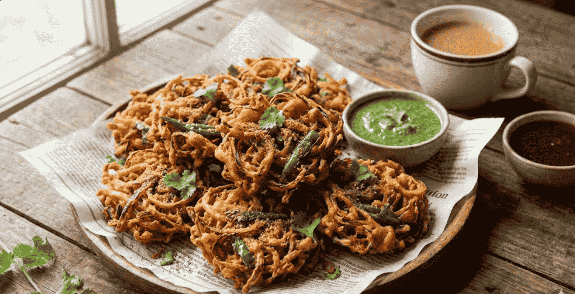 Ramadan recipes Pakistan - Crispy Onion Pakoras (Fritters)
